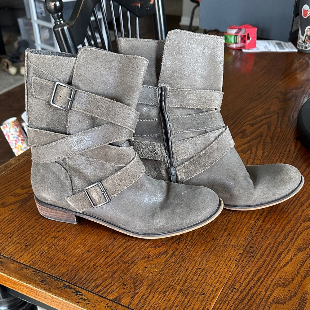 Giani Bernini Taupe Ankle Booties